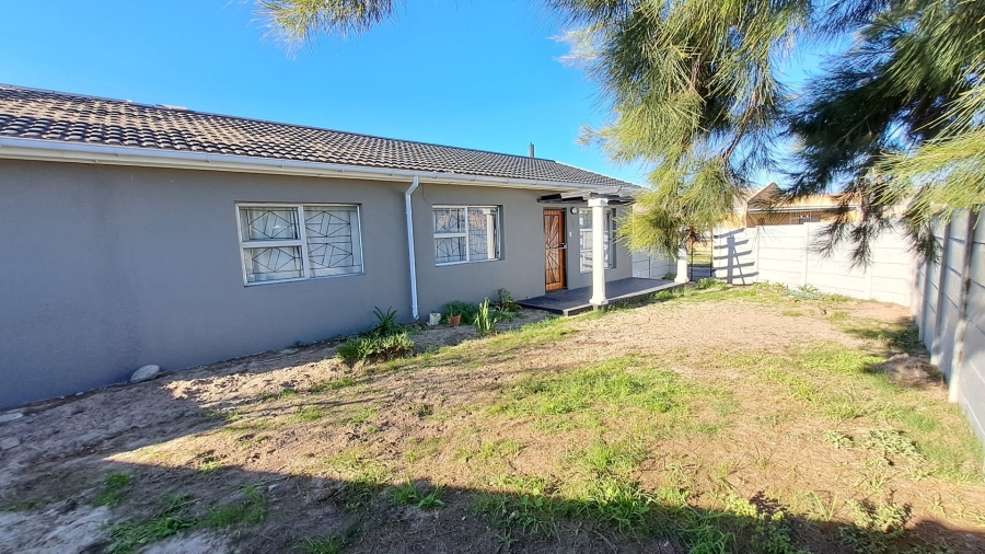 4 Bedroom Property for Sale in Bernadino Heights Western Cape